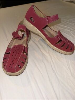 Flexus Women’s Rose Adjustable Comfort Maryjane Shoes